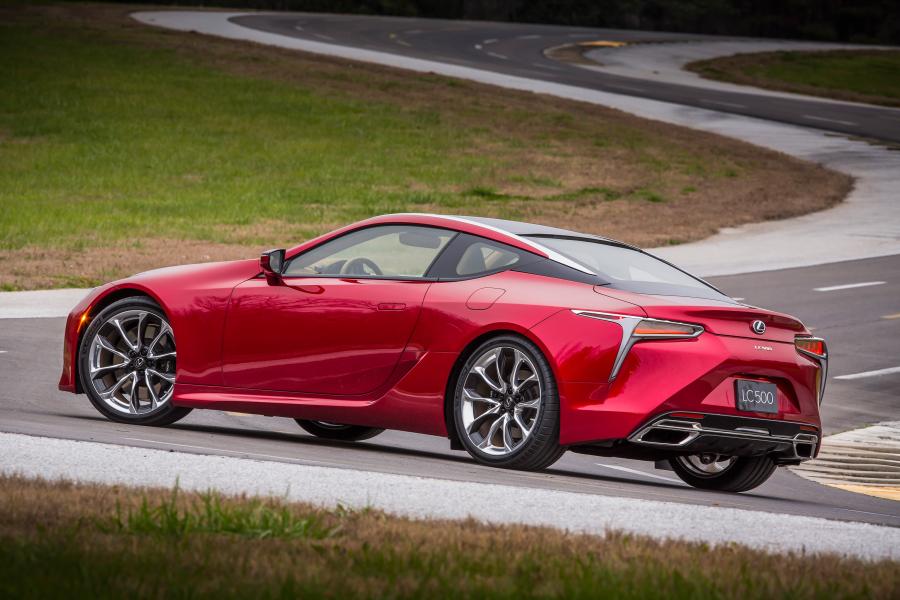  Lexus LC500 2016 года  (фото 2 из 74)